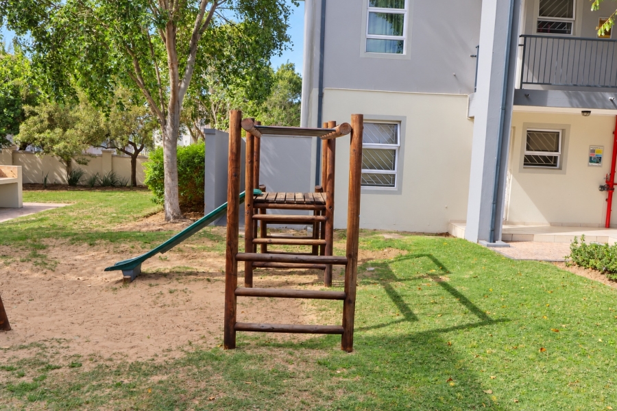 To Let 2 Bedroom Property for Rent in Buh Rein Estate Western Cape